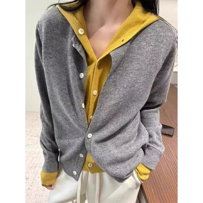 Damen Kuscheliger Cardigan mit Kapuze und Knopfdesign R&B