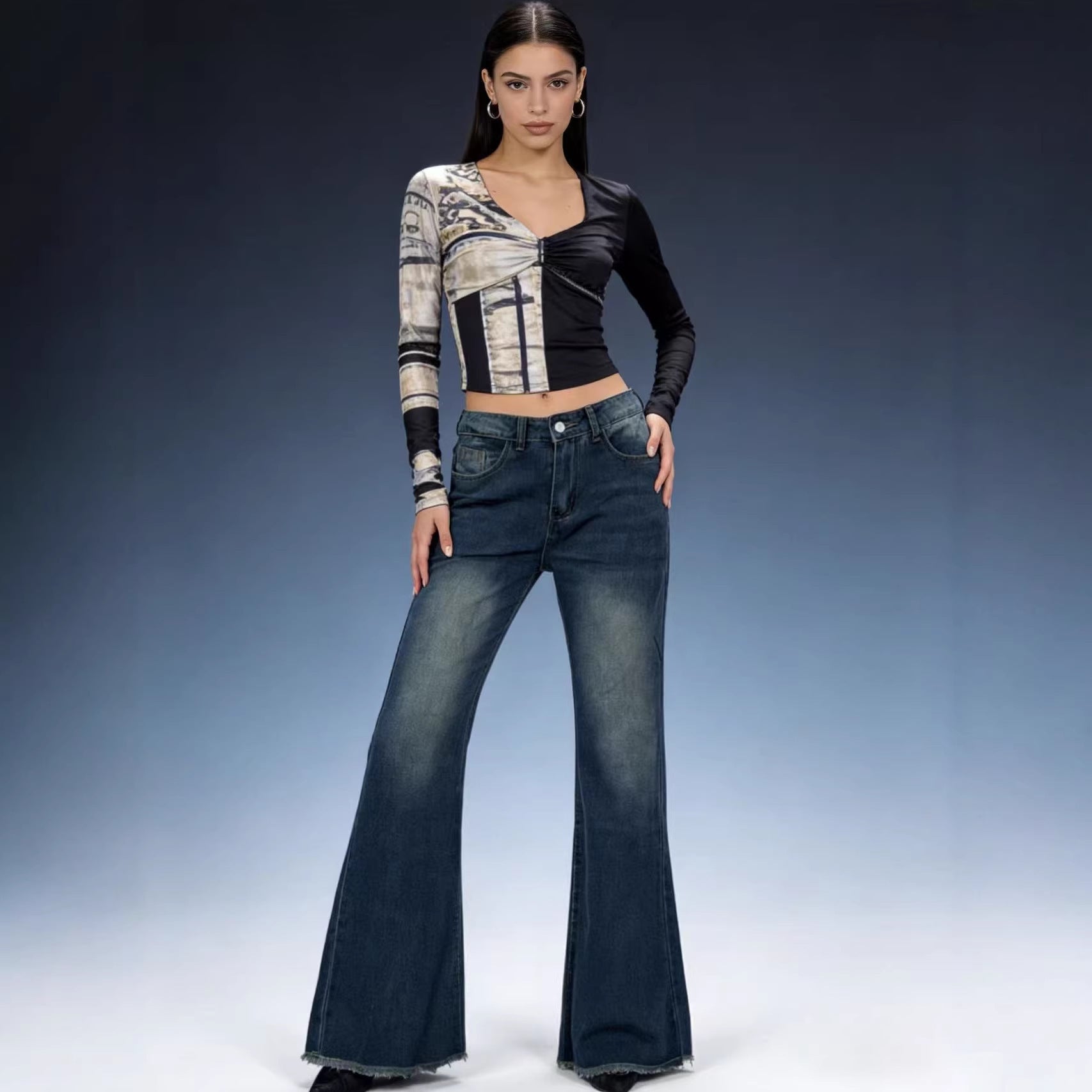 Damen Flared Jeans mit fransigem Saum und hohem Bund