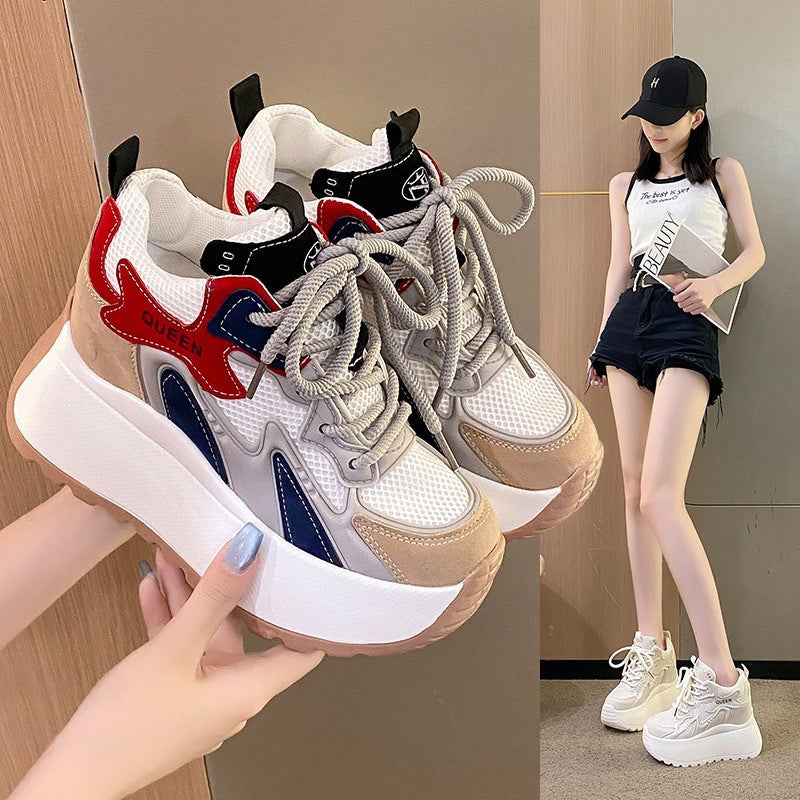 Damen Plattform Sneaker mit atmungsaktivem Mesh und sportlichem Design