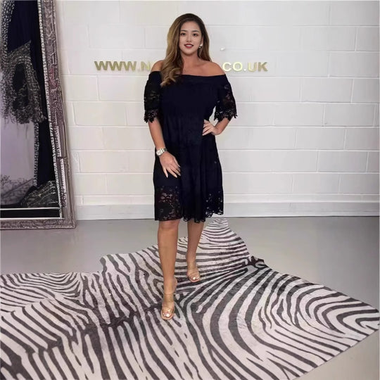 Damen Spitzenkleid mit Schulterfrei-Design R&B
