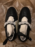 Damen Sneakers mit eleganter Perlenverzierung und modewusstem Design