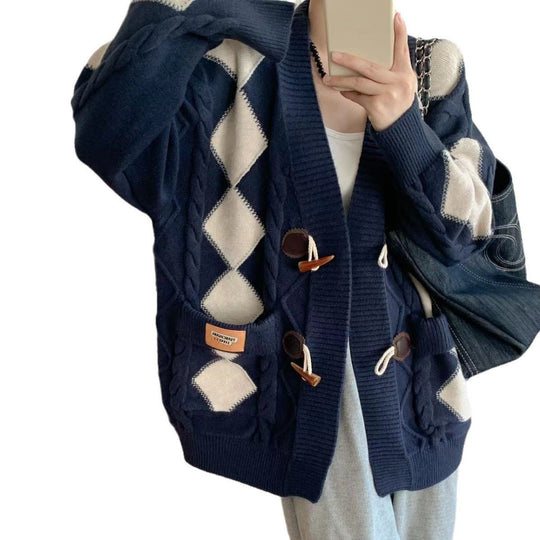 Damen Grob gestrickter Cardigan mit romantischem Rautenmuster und dekorativen Holzknöpfen R&B