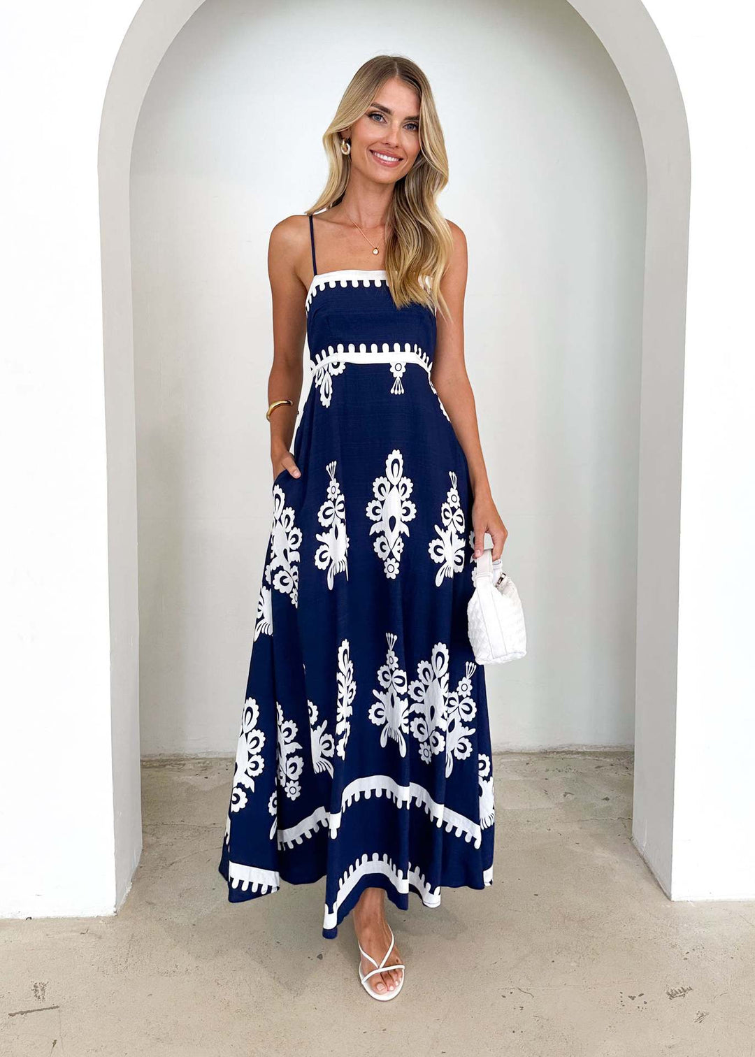 Damen Maxikleid mit floralem Muster und schwingendem Rock R&B