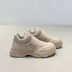 Damen Sportliche Sneakers mit rutschfestem Velours-Obermaterial und komfortabler Klettverschluss-Optik R&B