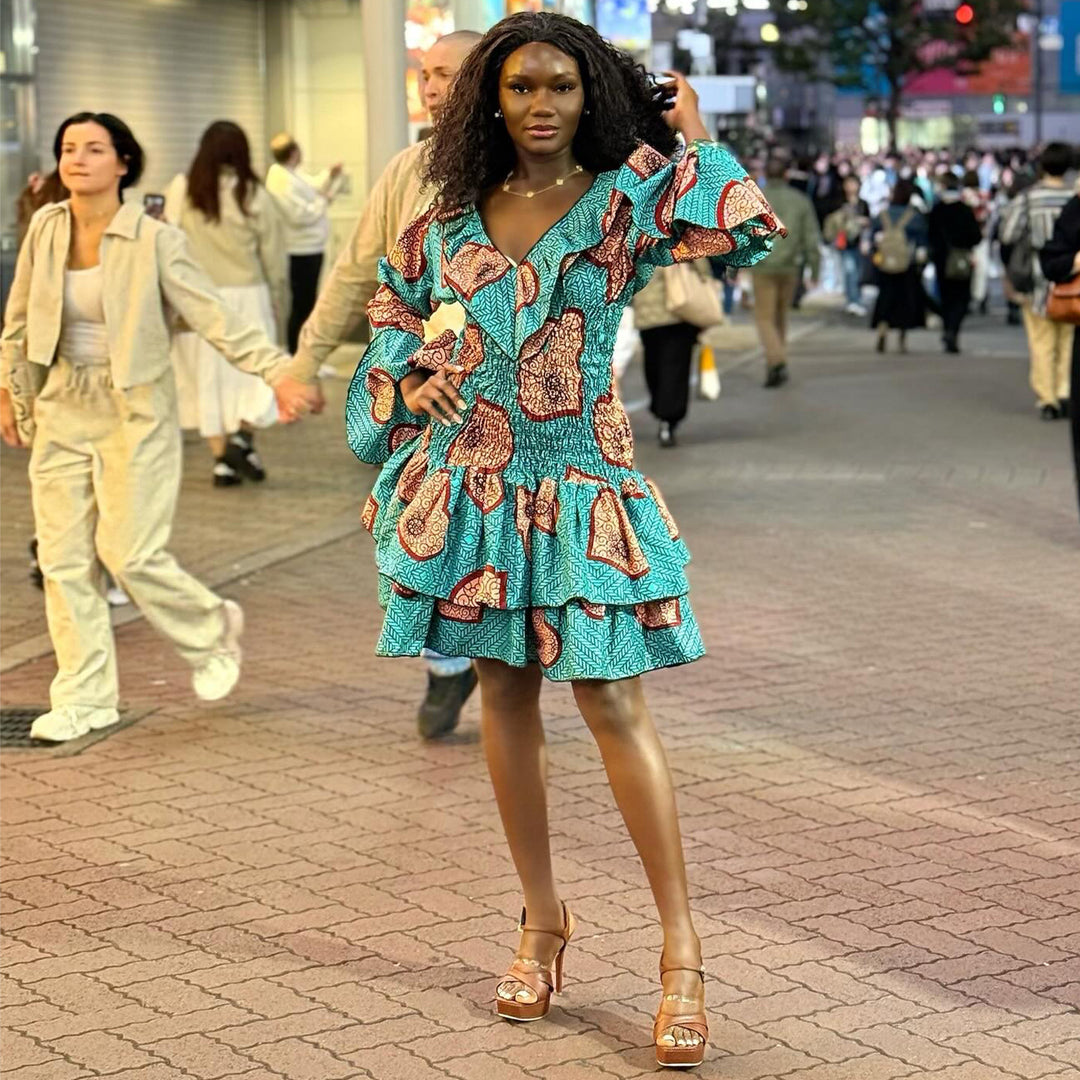 Damen trendiges Minikleid mit voluminösen Rüschendetails und einzigartigem Muster R&B