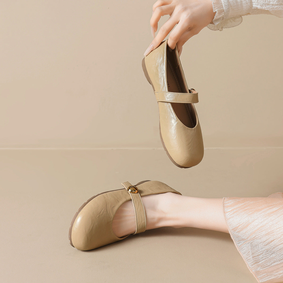 Damen Ballerinas mit elegantem Riemen und modischem Knopfdetail