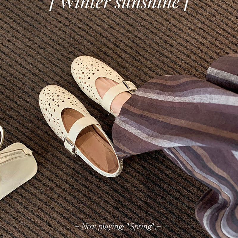 Damen Ballerinas mit floralen Lochmuster und verstellbarem Riemen R&B