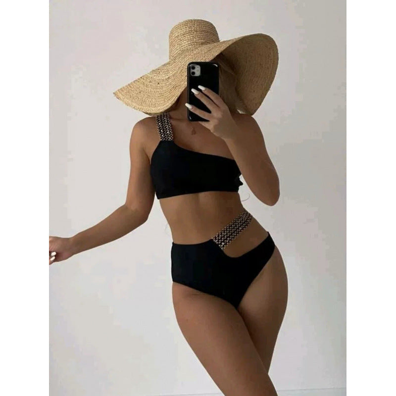 Damen Cut-Out Bikini mit asymmetrischem Schnitt und modischem Kettendetail R&B