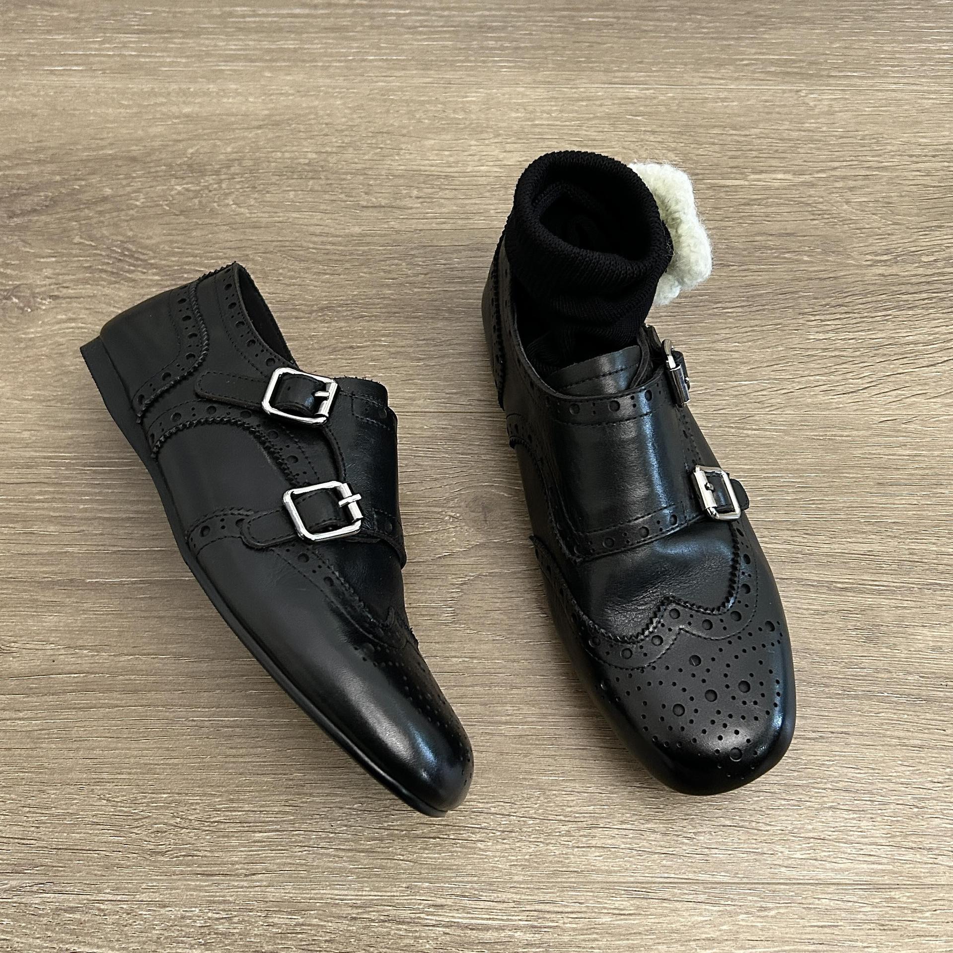 Damen elegante Schnürschuhe mit dekorativem Schnallenverschluss R&B
