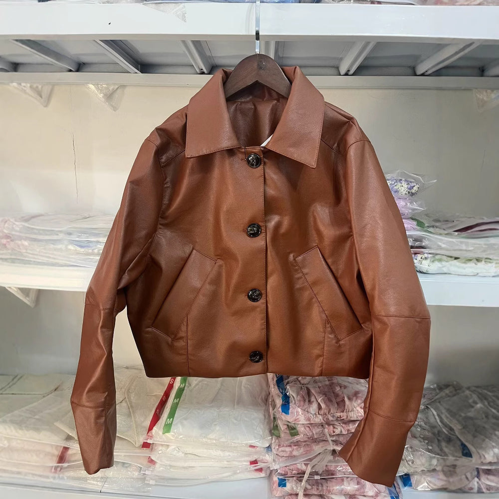 Damen Kunstlederjacke mit modernen Knopfdetails R&B