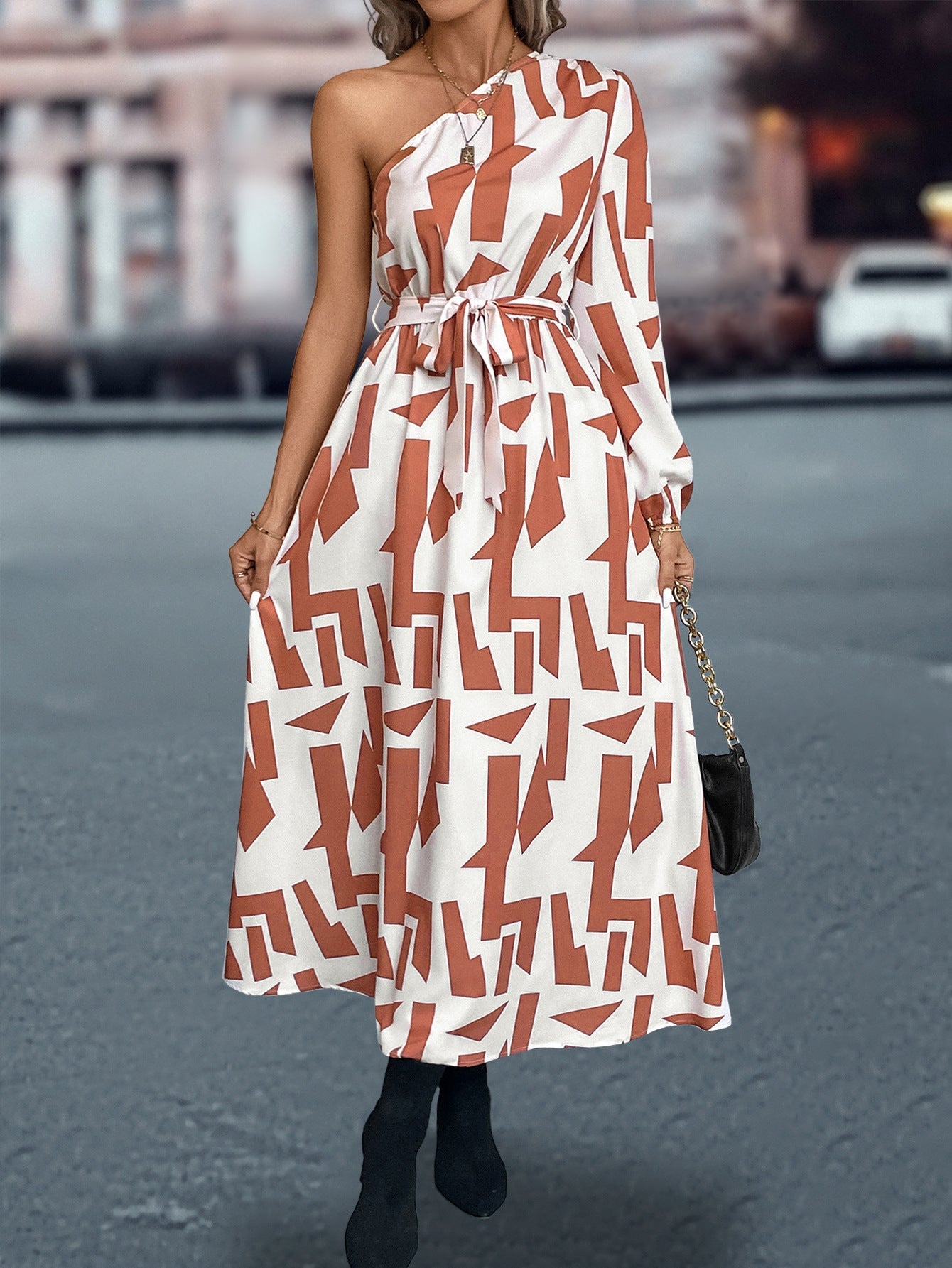 Damen Maxikleid mit asymmetrischem One-Shoulder-Design und Bindegürtel R&B
