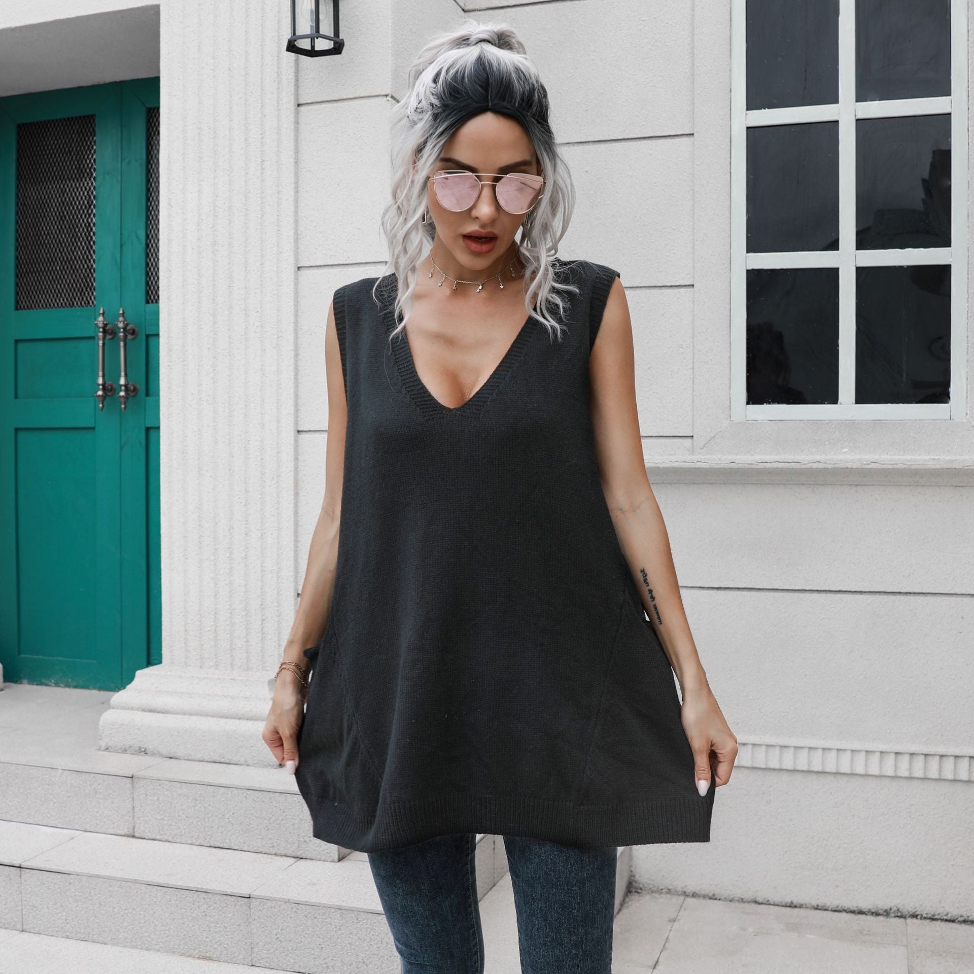 Damen Strickkleid mit tiefem V-Ausschnitt und lässigem Schnitt R&B