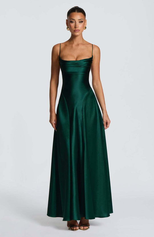 Damen Elegantes Maxikleid mit raffinierten Spaghetti-Trägern und fließendem Satin R&B