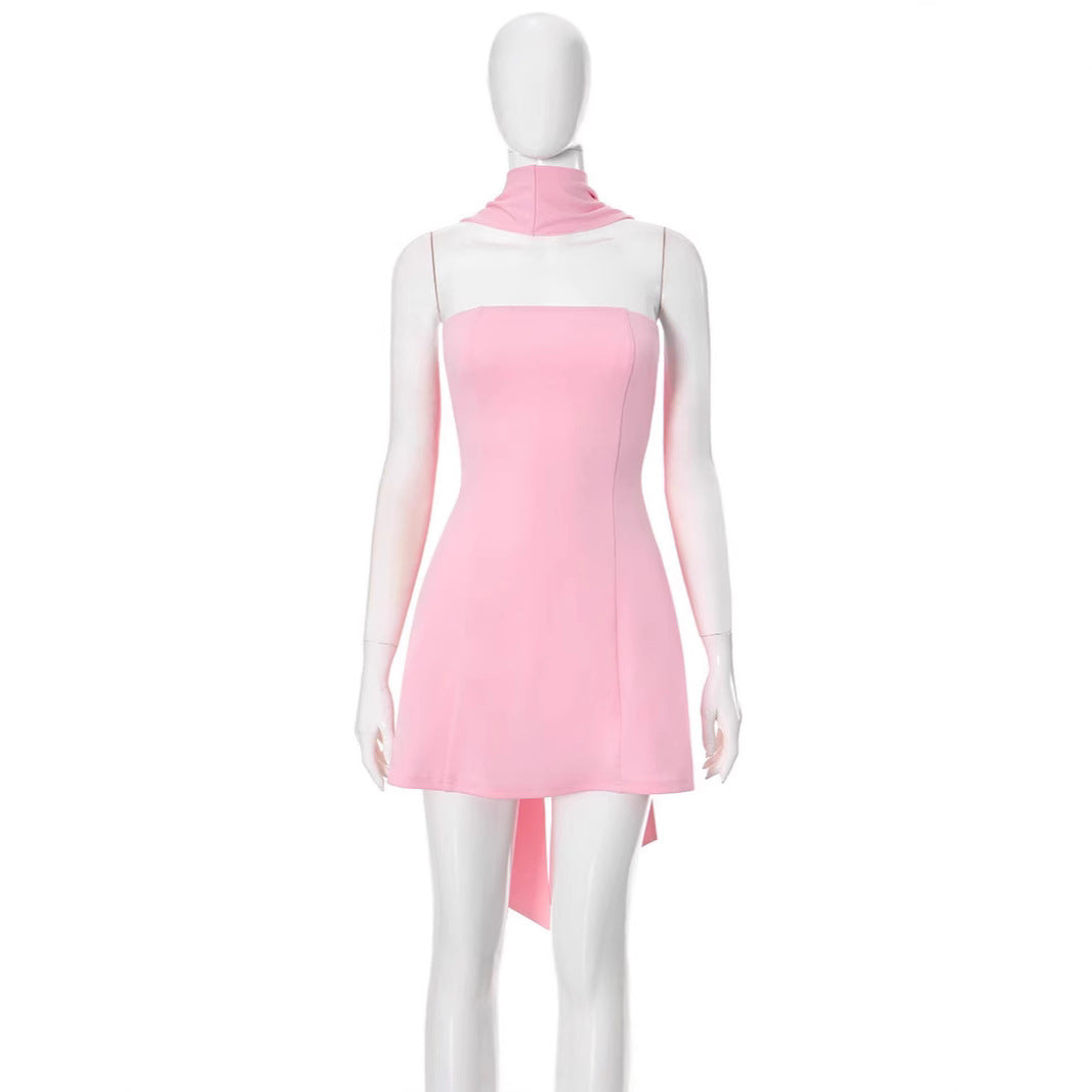Damen Minikleid mit figurformendem Schnitt und schickem Halsschmuck R&B