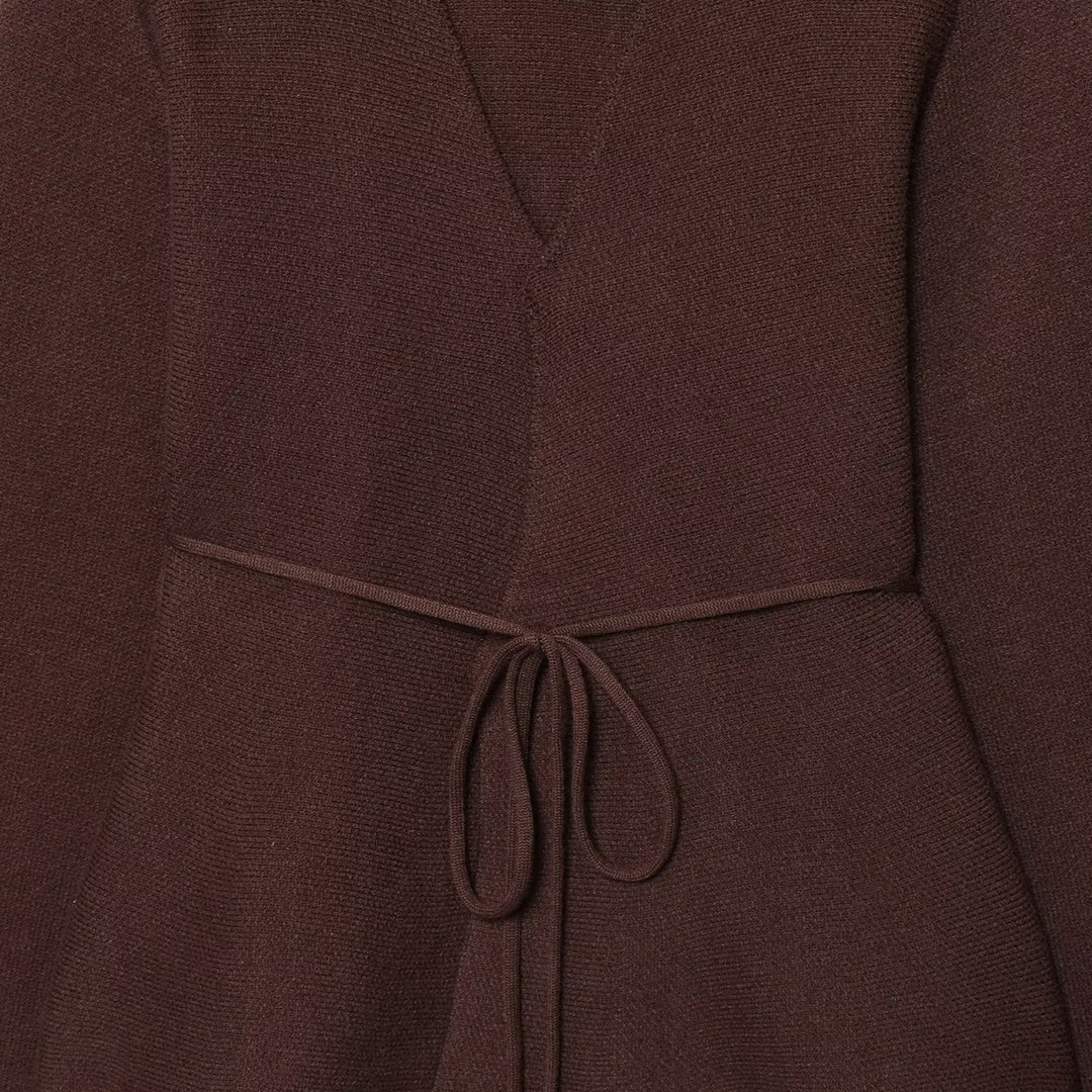 Damen Strickjacke mit eleganter Taillierung und V-Ausschnitt R&B