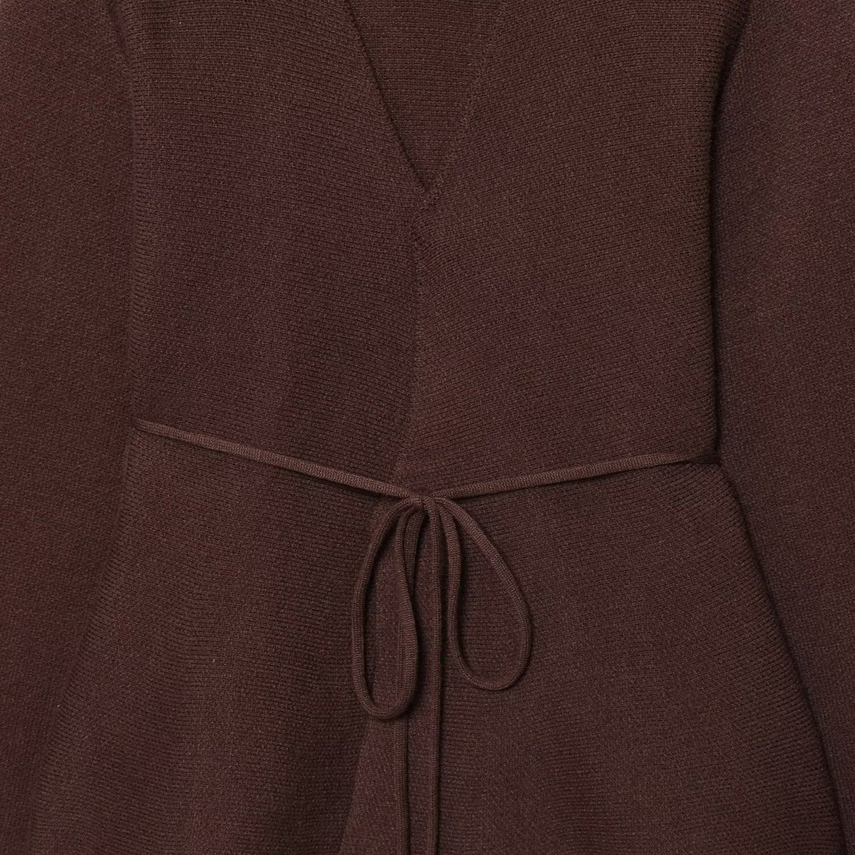Damen Strickjacke mit eleganter Taillierung und V-Ausschnitt R&B
