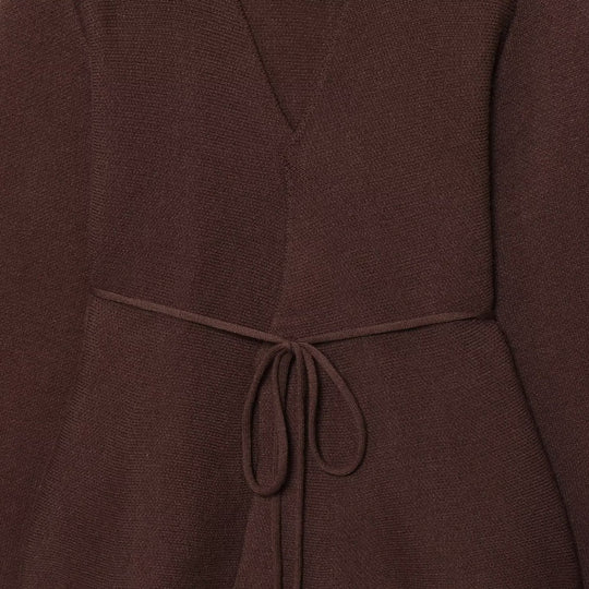 Damen Strickjacke mit eleganter Taillierung und V-Ausschnitt R&B