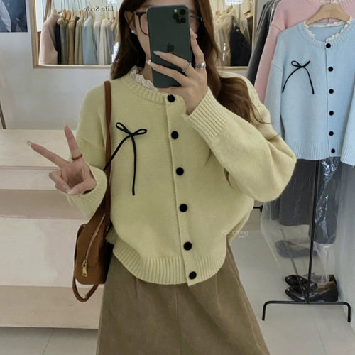 Damen Strickcardigan mit dekorativen Knöpfen und Schleifenakzent R&B