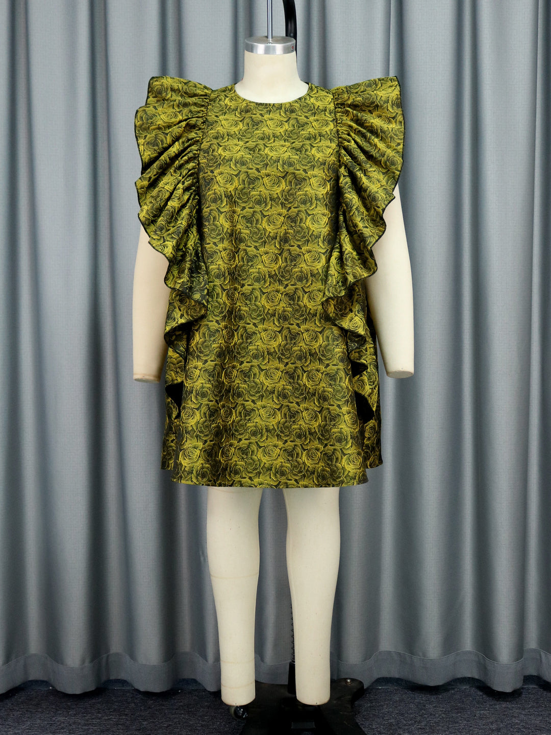 Damen glamouröses Kleid mit voluminösen Rüschen R&B