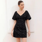 Damen Minikleid mit Puffärmeln und floralem 3D-Design R&B
