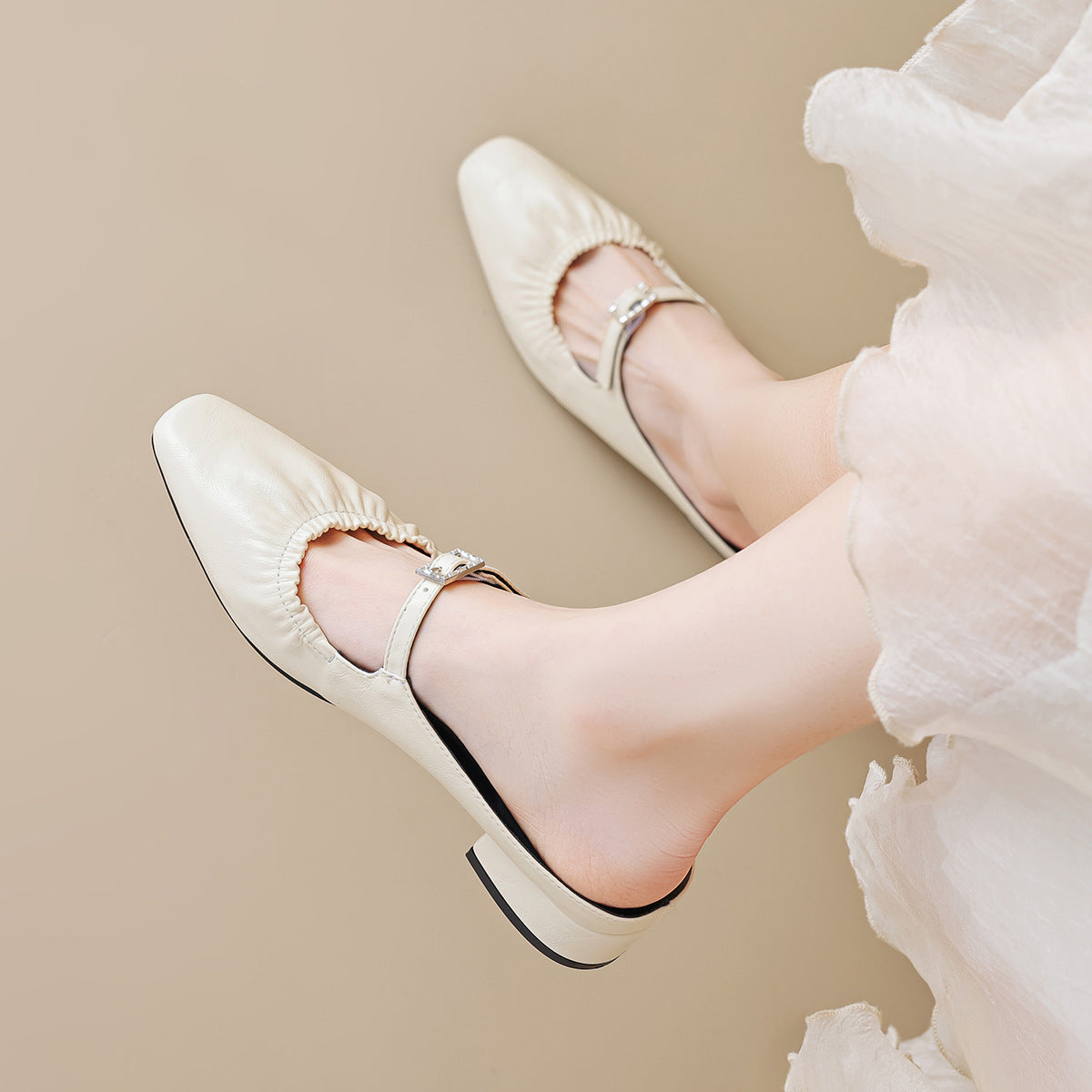 Damen Slipper mit verstellbarem Riemen