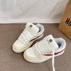 Damen Sneakers mit sportlichem Design und atmungsaktiver Obermaterialkombination