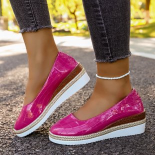 Damen Sneaker mit modernem glänzendem Obermaterial und komfortabler Sohle R&B
