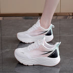Damen Lauf- und Freizeitschuhe mit atmungsaktiver Oberseite und dämpfender Sohle R&B