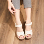 Damen Komfortable Sandalen mit gekreuztem Riemendesign R&B