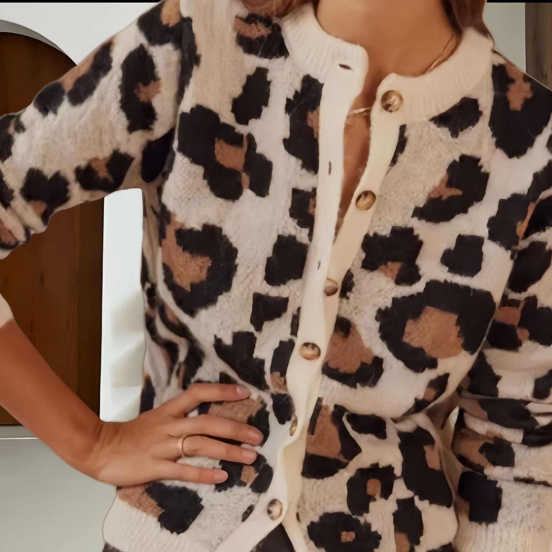 Damen Modische Jacke mit Tiermuster und gestreiften Ärmeln R&B