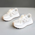 Damen Gemusterte Plateau-Sneaker mit eleganten Schnürdetails R&B