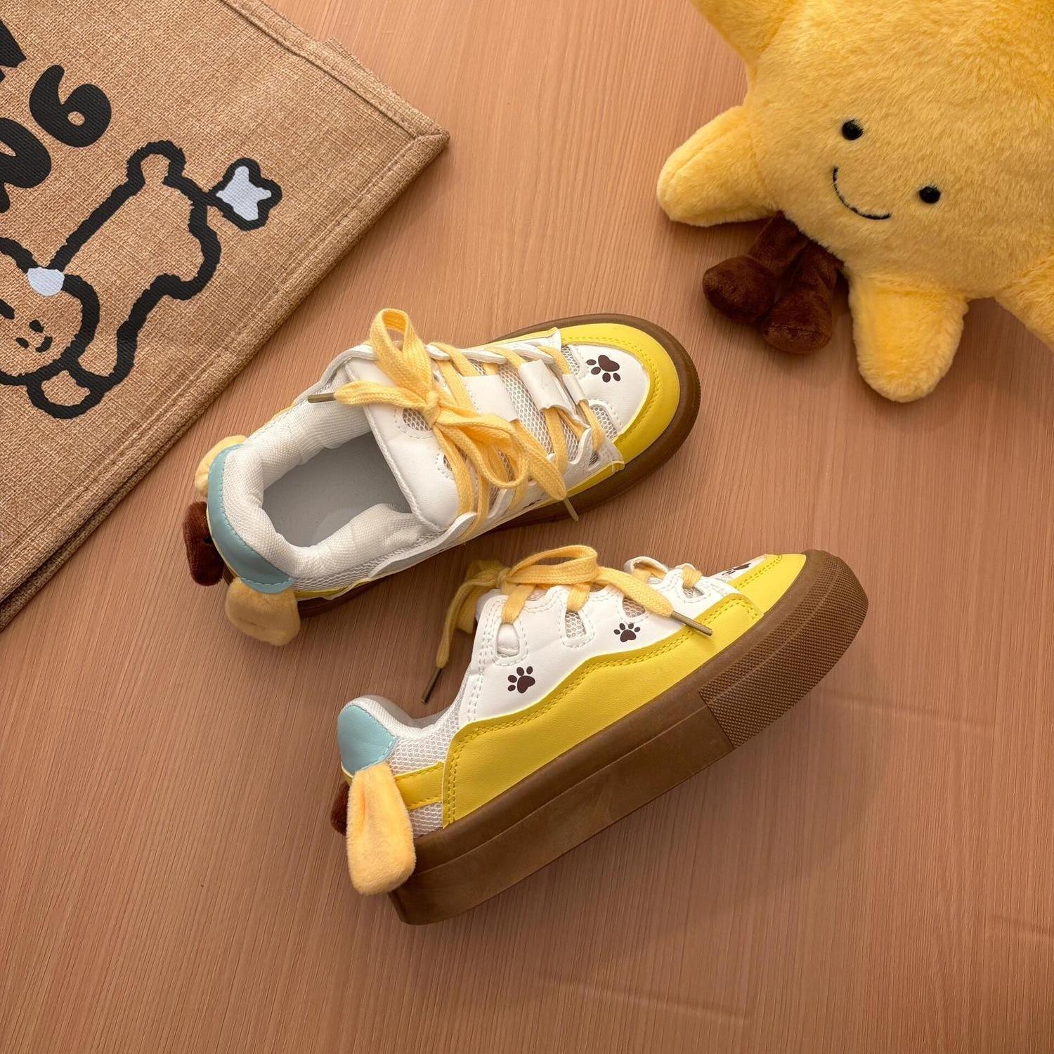 Damen verspielte Sneakers mit tierischen Akzenten