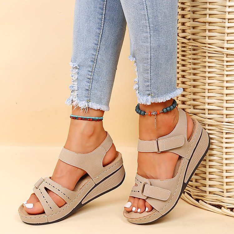 Damen Komfortable Keilsandalen mit verstellbaren Riemen und anatomischem Fußbett R&B