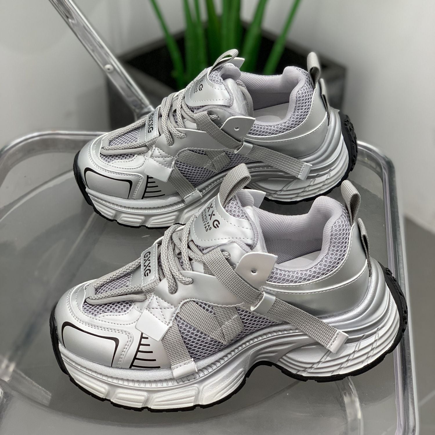Damen Sportliche Sneakers mit strapazierfähigem Mesh-Obermaterial und innovativer Dämpfungstechnologie R&B