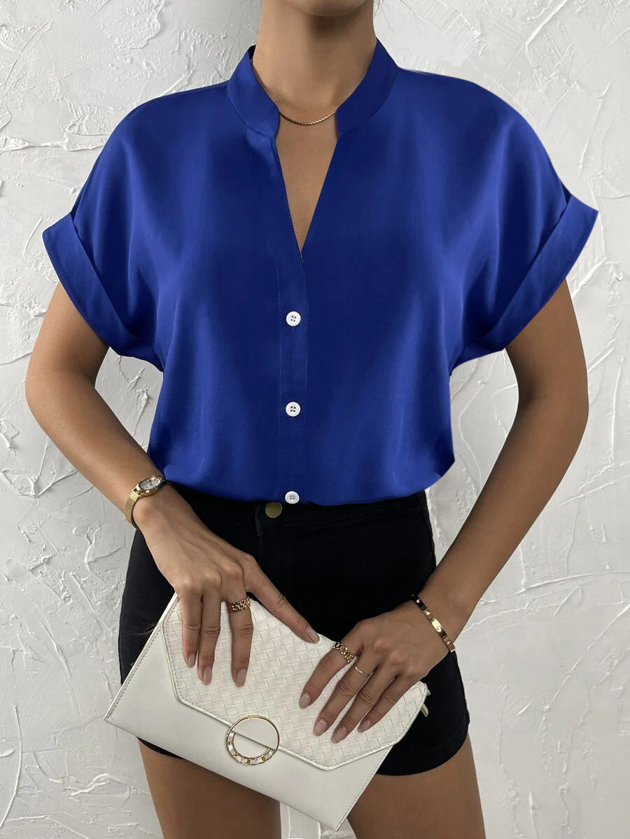 Damen Elegante Kurzarmbluse mit Stehkragen und subtilen Knopfdetails R&B