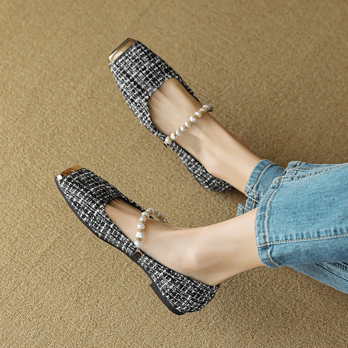 Damen Ballerinas mit eleganter Perlenapplikation und modischem Riemen