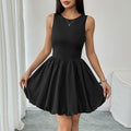 Damen Sommerliches Minikleid mit figurbetontem Oberteil und schwingendem Rock R&B