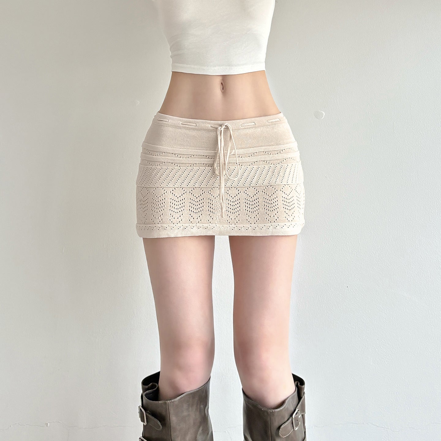 Damen Mini-Strickrock mit luftiger Häkelstruktur und verstellbarem Bund R&B