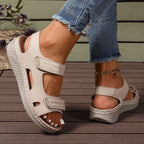 Damen Komfortable Wedge-Sandalen mit ergonomischem Riemendesign und modischer Schnallenapplikation R&B