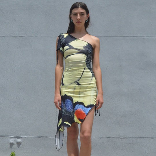 Damen asymmetrisches Minikleid mit Rüschendetails und einseitigem Träger R&B