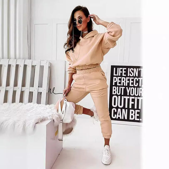 Damen Jogginganzug mit modernem Schnitt und lässigem Hoodie-Stil R&B