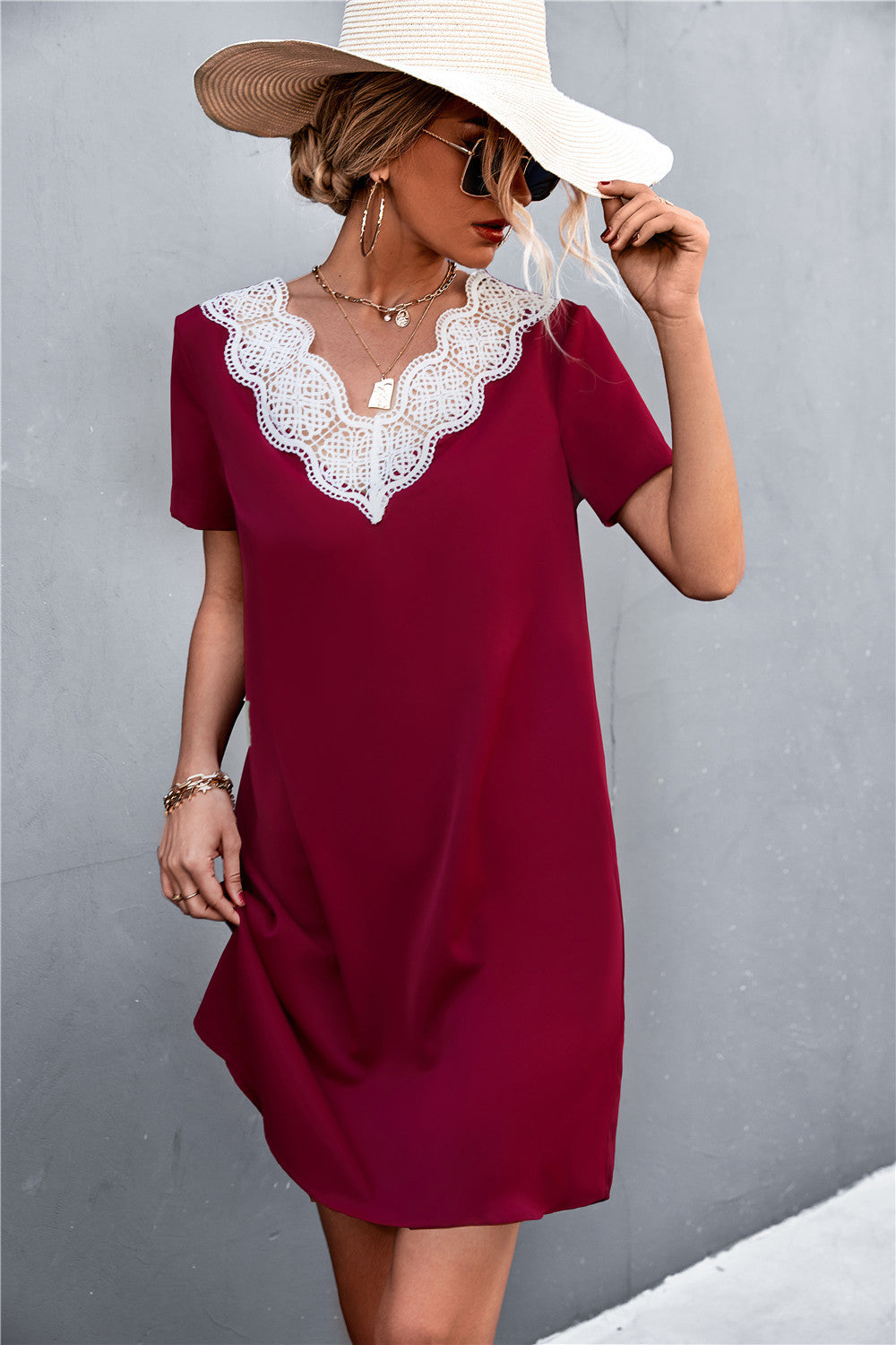 Damen Kleid mit elegante Spitze und lässigem Schnitt R&B