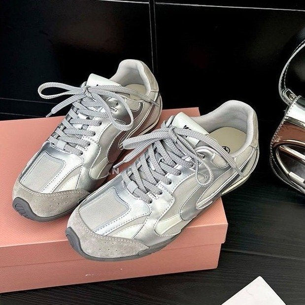 Damen Sportliche Sneaker mit atmungsaktiven Obermaterial und dämpfender Sohle R&B