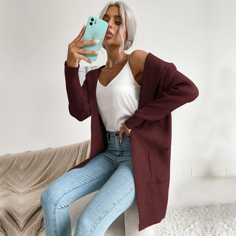 Damen Strickjacke mit tiefem V-Ausschnitt und praktischen Taschen R&B