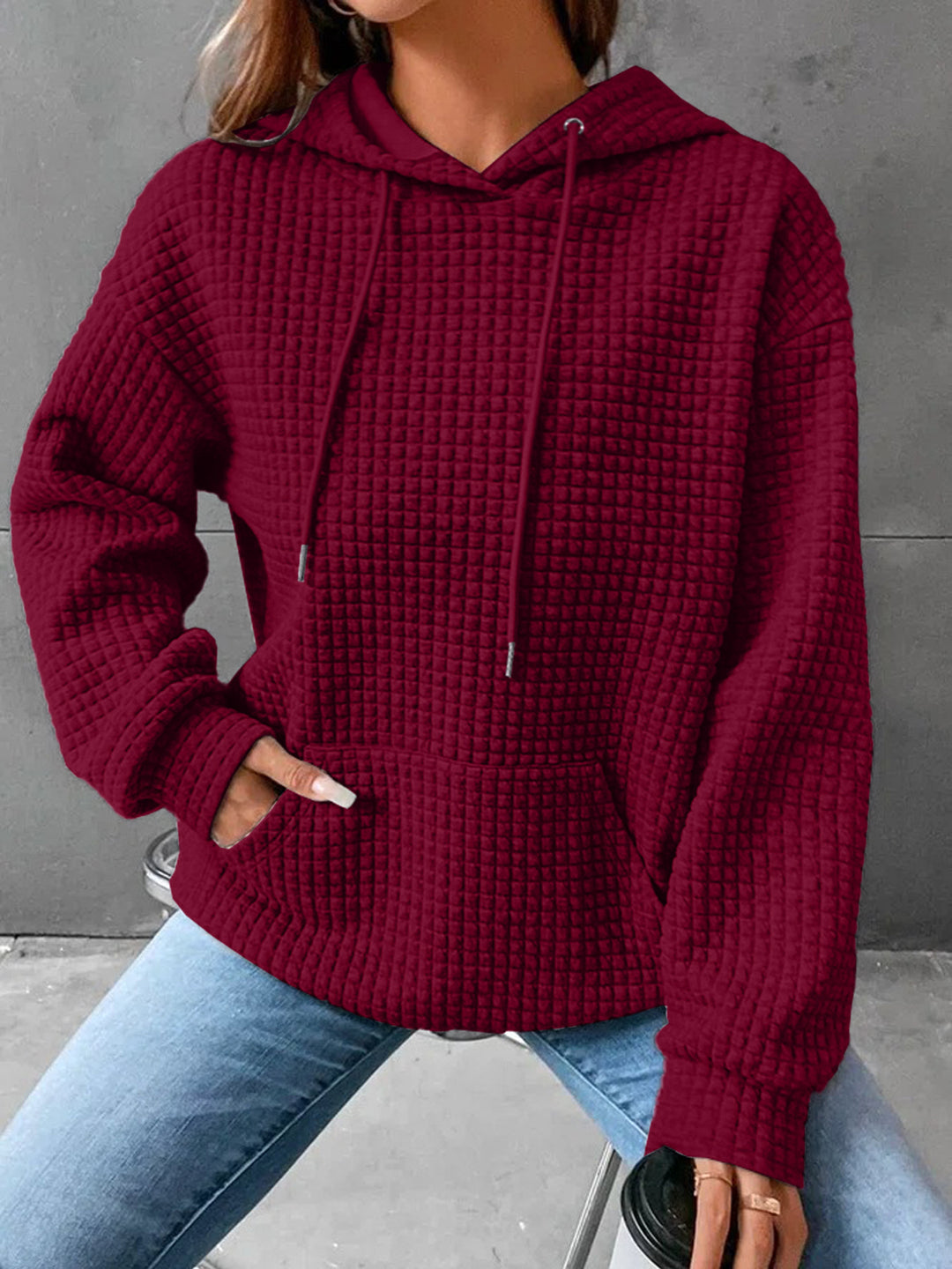 Damen stylischer Hoodie mit strukturiertem Material und Kängurutasche R&B