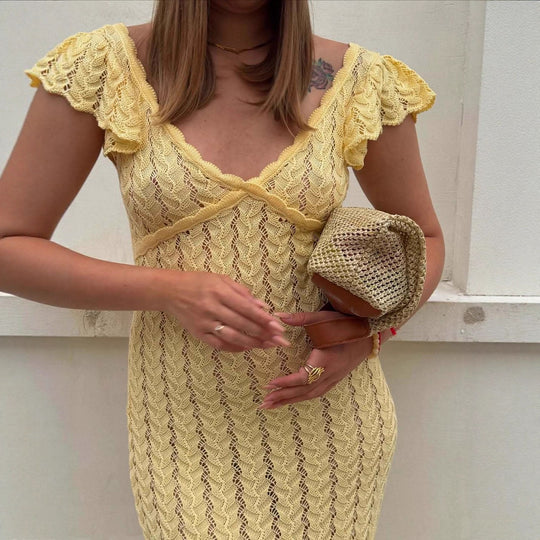 Damen Strickkleid mit zarten Rüschendetails und feiner Lochstrickstruktur R&B