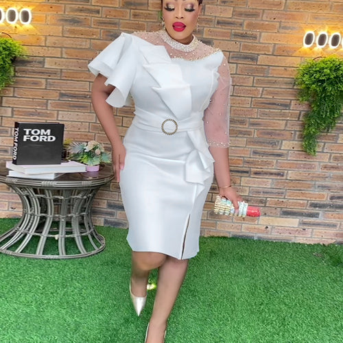 Damen Cocktailkleid mit asymmetrischem Rüschendesign und dekorativen Perlenakzenten R&B