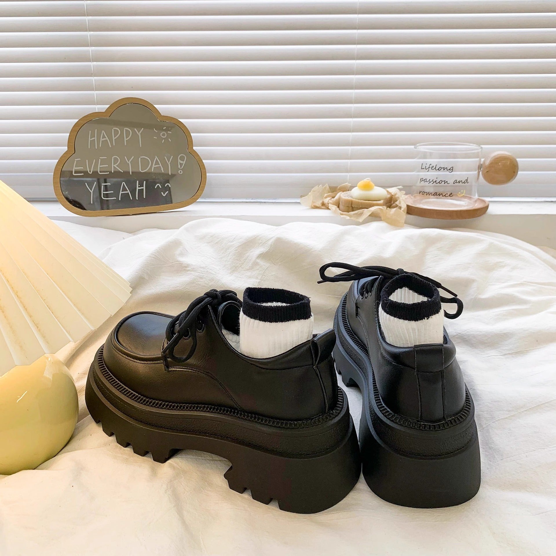 Damen Plateau-Sneaker mit robustem Sohlenprofil und stilvollem Design R&B