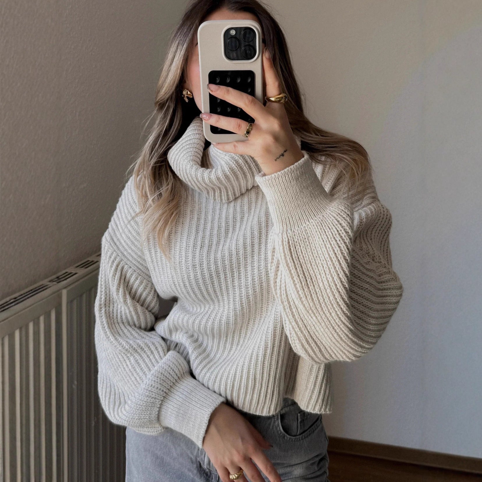 Damen Strickpullover mit hohem Kragen und voluminösen Ärmeln R&B