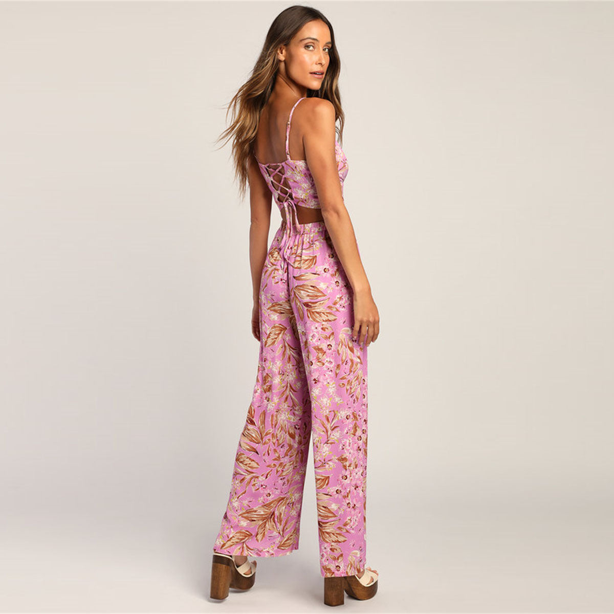 Damen luftiges Sommeroutfit mit floralem Print R&B